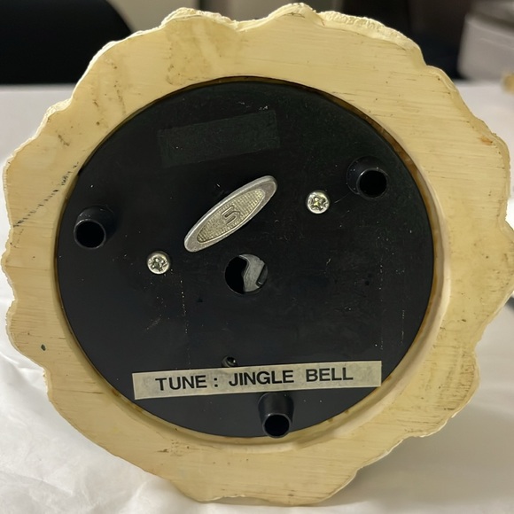 Vintage Snow Globe Her Cones Santa. Claus Christmas Music Box Jingle Bell Tune - Picture 6 of 7